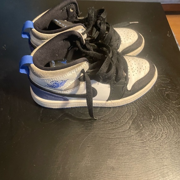 2y Jordan 1 shoes - Picture 5 of 5
